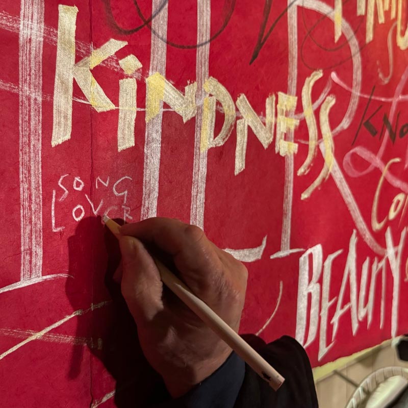 Handcrafted Wayfinding in the Era of AI: The Nuance of the Hand-Wrought