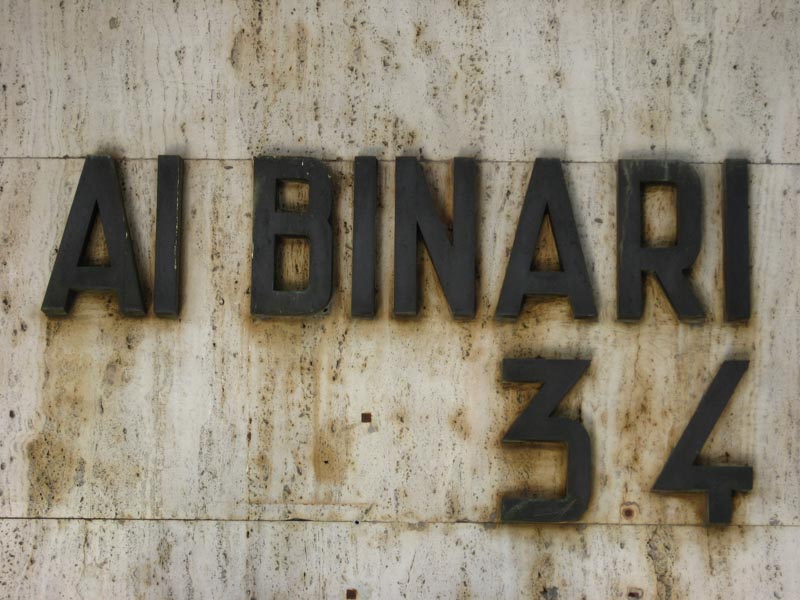Handcrafted Wayfinding in the Era of AI: The Nuance of the Hand-Wrought