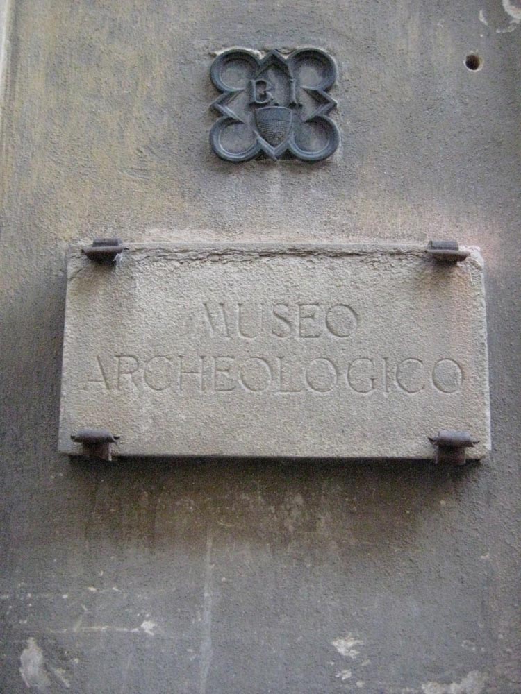 Handcrafted Wayfinding in the Era of AI: The Nuance of the Hand-Wrought