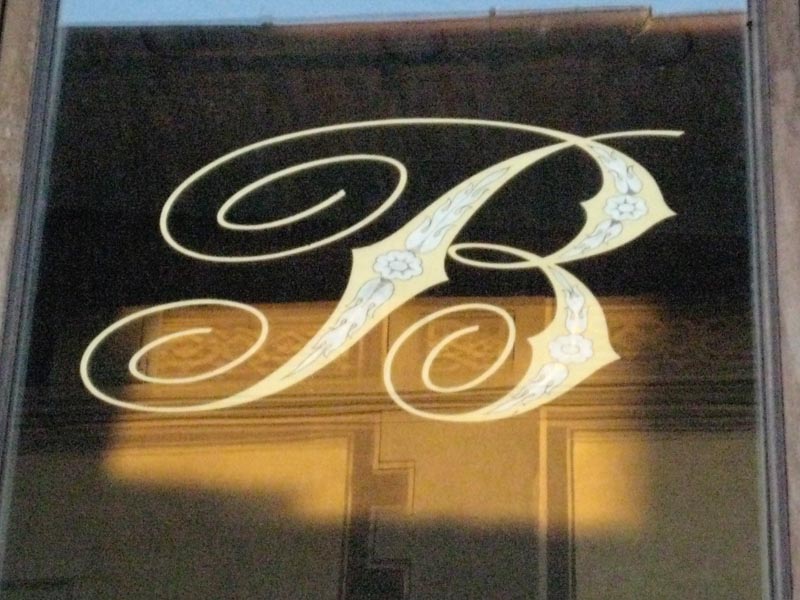 Handcrafted Wayfinding in the Era of AI: The Nuance of the Hand-Wrought