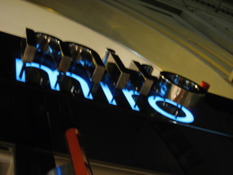 Handcrafted Wayfinding in the Era of AI: The Nuance of the Hand-Wrought