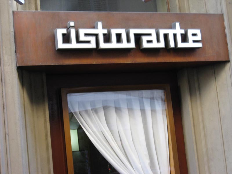 Handcrafted Wayfinding in the Era of AI: The Nuance of the Hand-Wrought