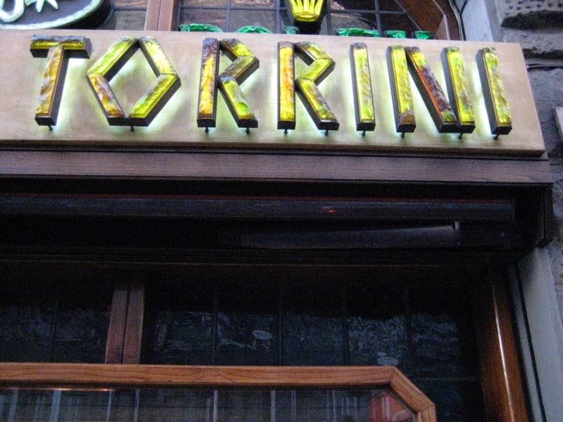 Handcrafted Wayfinding in the Era of AI: The Nuance of the Hand-Wrought